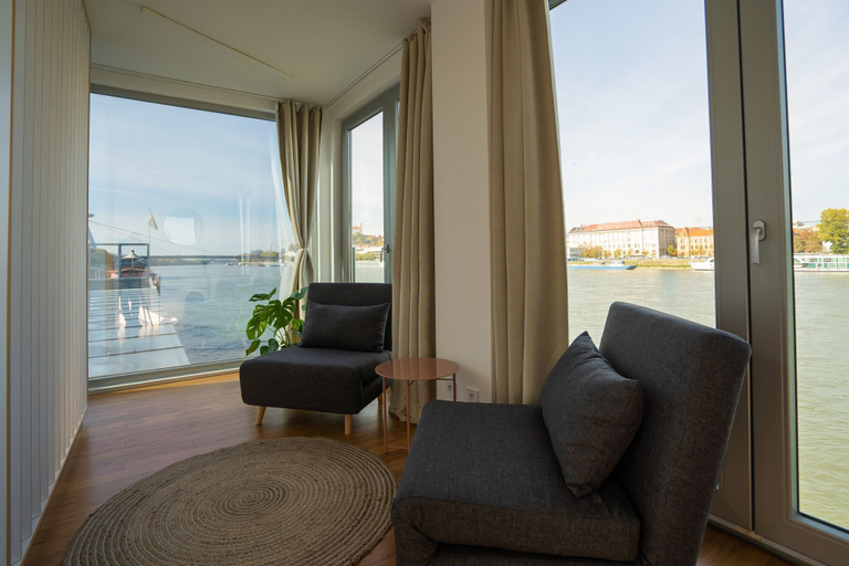Others 5, Sundeck botel, Bratislava V