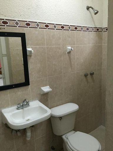 Bathroom 5, Hotel Xalapa, Veracruz