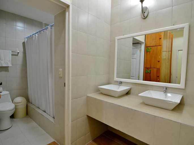 Bathroom 4, Hotel Petén Express - Hostel, Flores
