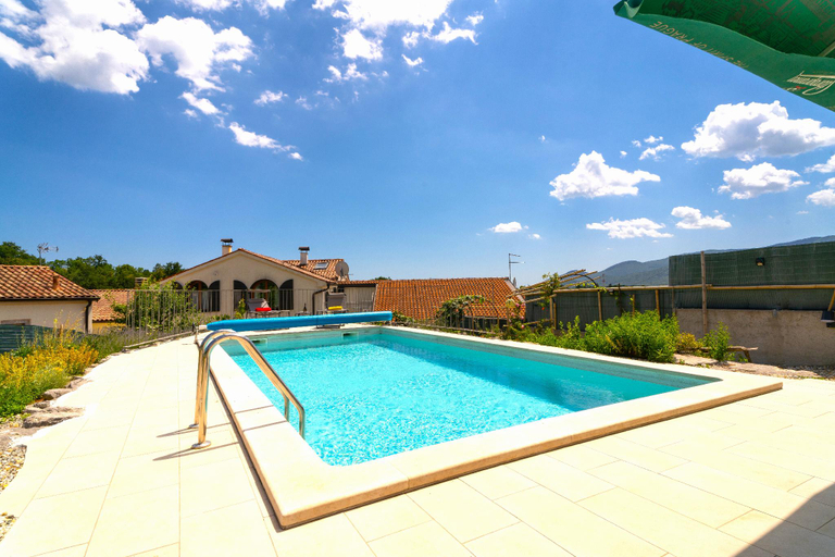 Sport & Beauty 2, Amazingly renovated old stone house with large private outdoor pool, Matulji