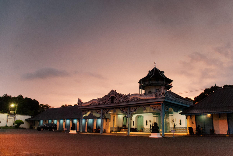 Nearby Landmark 5, OYO 92494 Wulan Homestay Syariah Solo, Solo