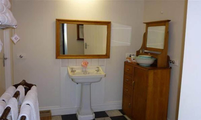 Bathroom, Kippilaw House, Marlborough