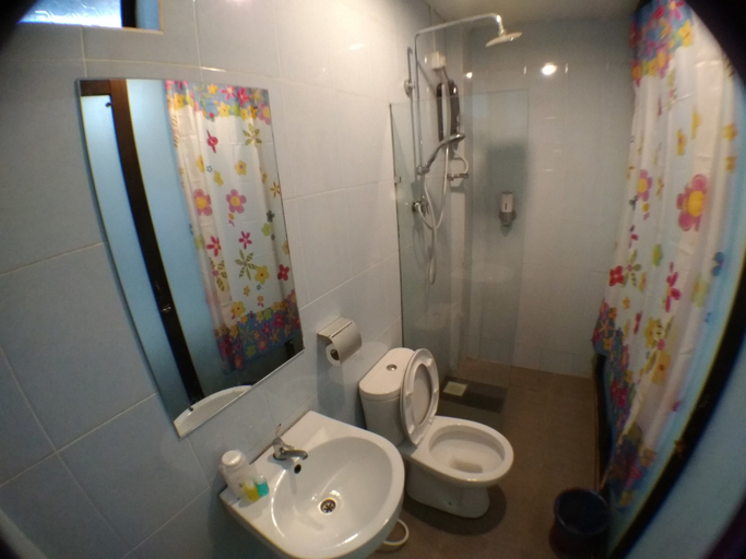 Bathroom 4, Sunlight Suite Sdn Bhd, Cameron Highlands