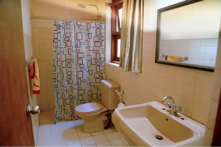 Bathroom, Heina Villa Colombo, Kaduwela