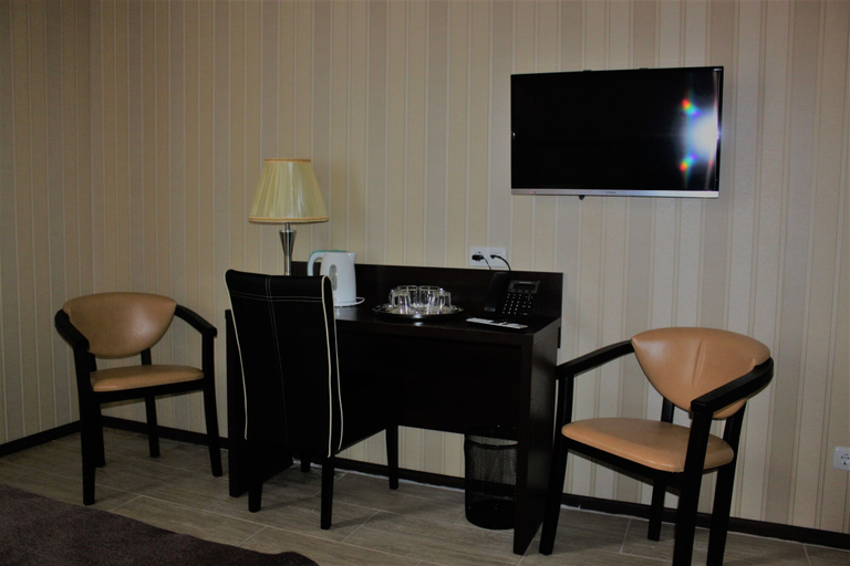 Others 5, Hotel Verhovina, Kyievo-Sviatoshyns'kyi
