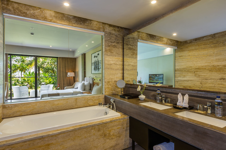 Bathroom 26