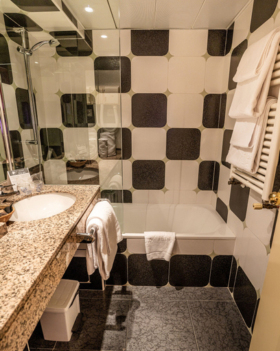 Bathroom 5, Hotel Llop Gris