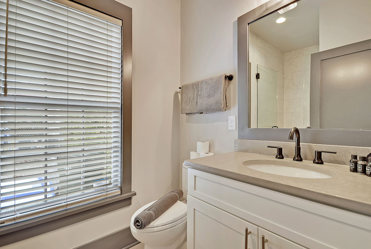 Bathroom 3, The Cooper Suite, Charleston
