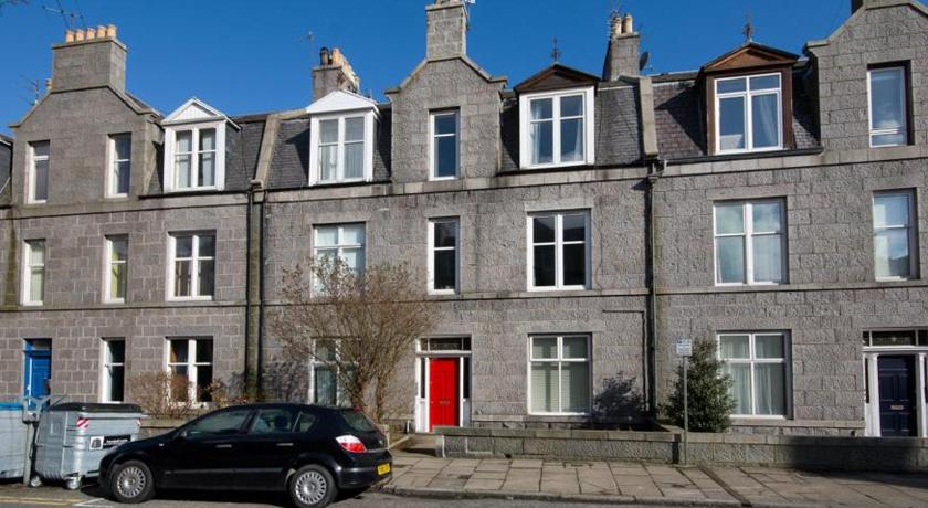 Cosy 2 Bedroom Central Apartment - Free Parking, Free WiFi, Aberdeen
