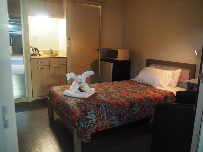 Bedroom 5, Smart Stay Villages, Belyando