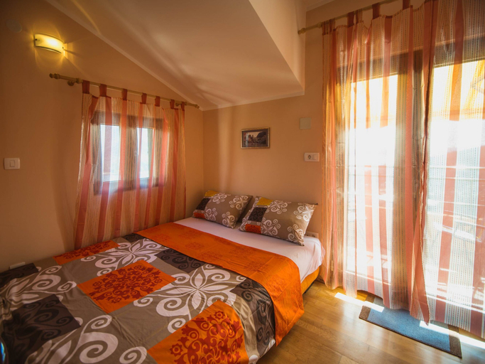 Bedroom 2, Holiday Homes Sunny Hill