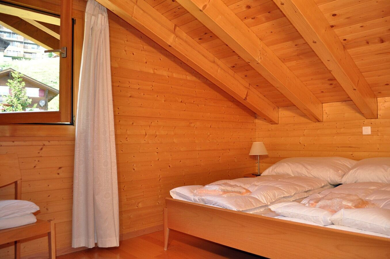 Bedroom 2, Alpengarten 7, Raron