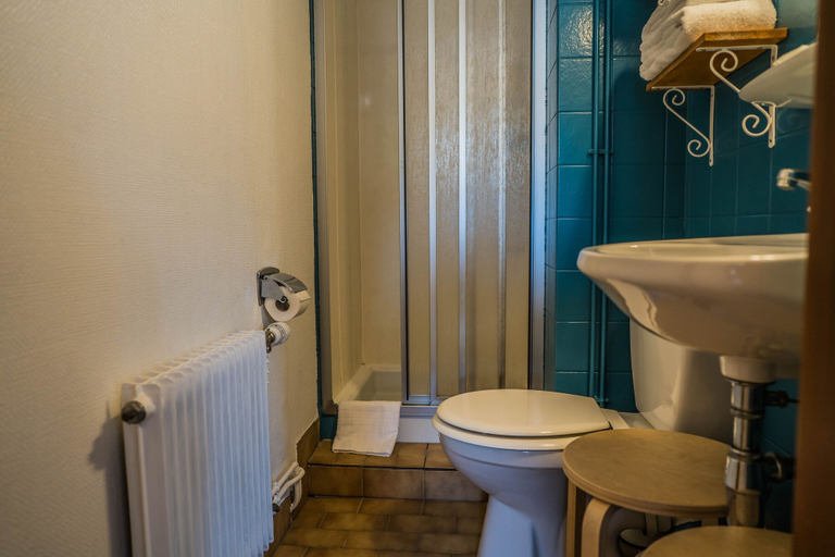 Bathroom 4, Au Vieux Moulin, Haut-Rhin