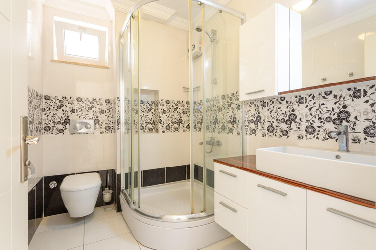 Bathroom 4, Villa Kubra Large Private Pool A C Wifi Car Not Required - 3162, Ortaca
