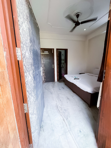Bedroom 2, Roomshala 117 Shubham residency, Gautam Buddha Nagar