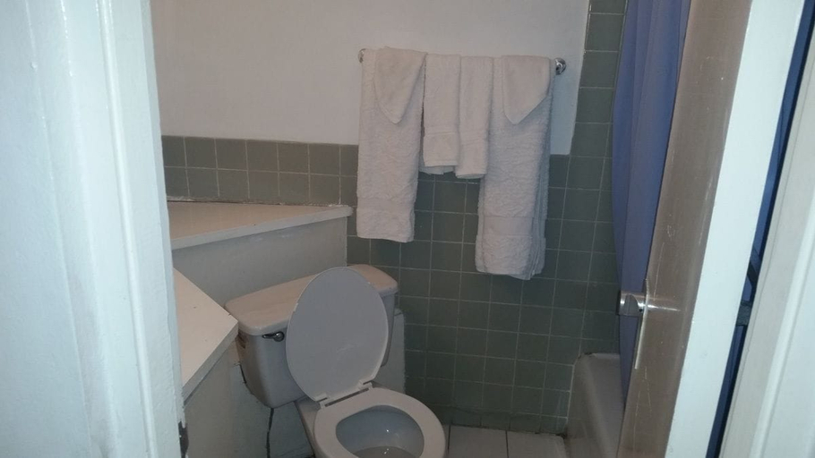 Bathroom 2, Sea Horse Beach Studio At Montego Bay Club Resort
