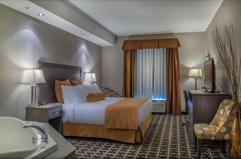 Bedroom 2, Timber Ridge Inn and Suites, Division No. 18