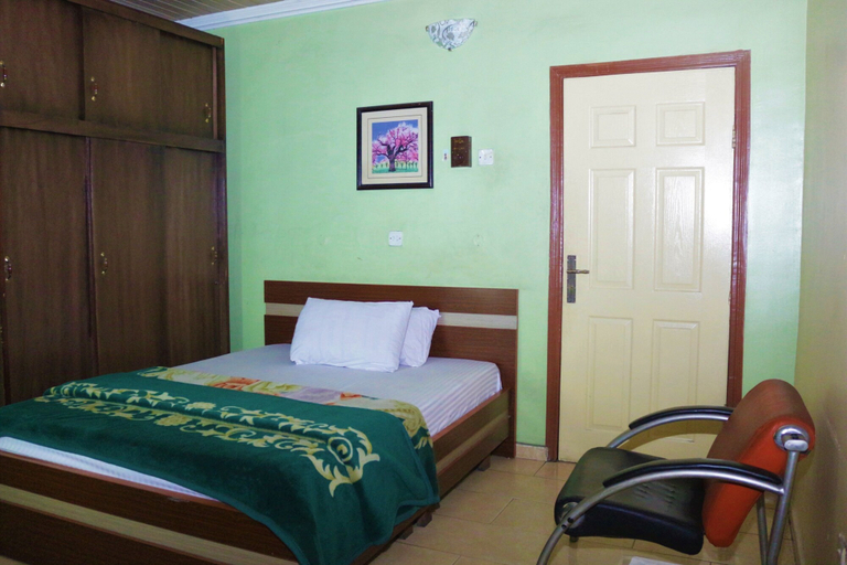 Bedroom 2, Emerald Hotel Annex, Obio/Akp