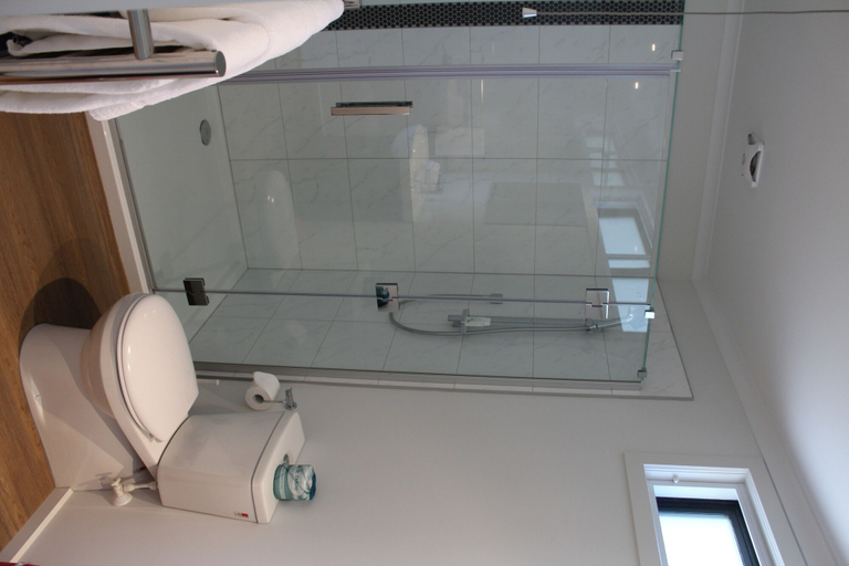 Bathroom 4, Braxmere, Taupo