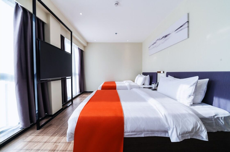 Bedroom 26