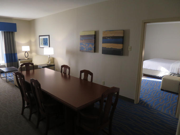 Bedroom 3, Holiday Inn & Suites REGINA by IHG, Division No. 6