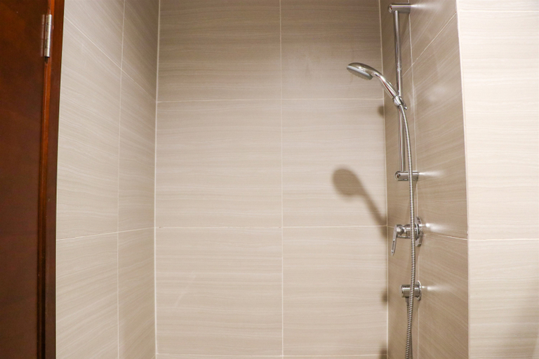Bathroom 4, Good Deal and Comfy Studio West Vista Apartment By Travelio, Jakarta Barat