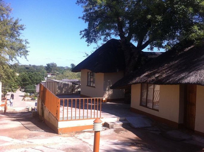 Others 3, Maeto Lodge, Mahalapye