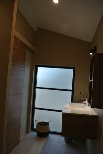 Bathroom 5, Les Épis du Vent, Deux-Sèvres