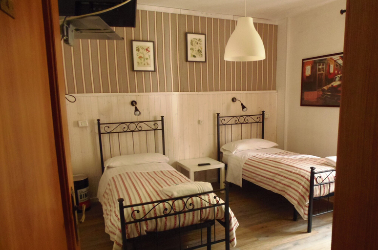 Bedroom 4, B B La Villa, Isernia