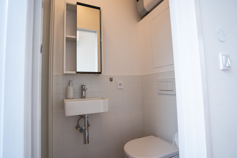Bathroom 3, Sundeck botel, Bratislava V