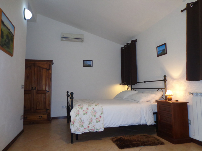 Bedroom 2, Agriturismo Fontelupo, Rome