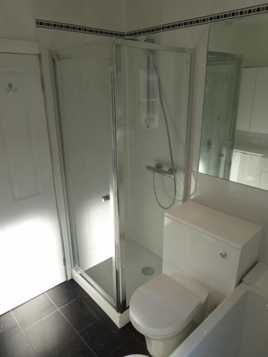 Bathroom 4, Sunninghill Apartment, Windsor and Maidenhead
