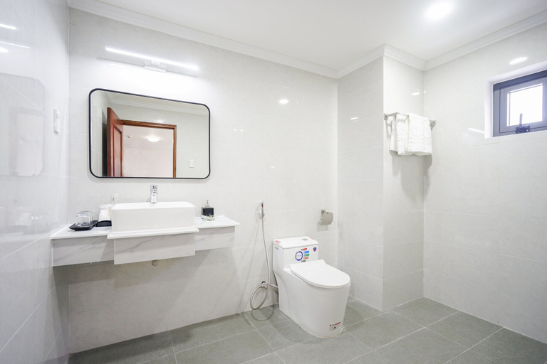 Bathroom 4, Moonlight Nha Trang Hotel, Nha Trang
