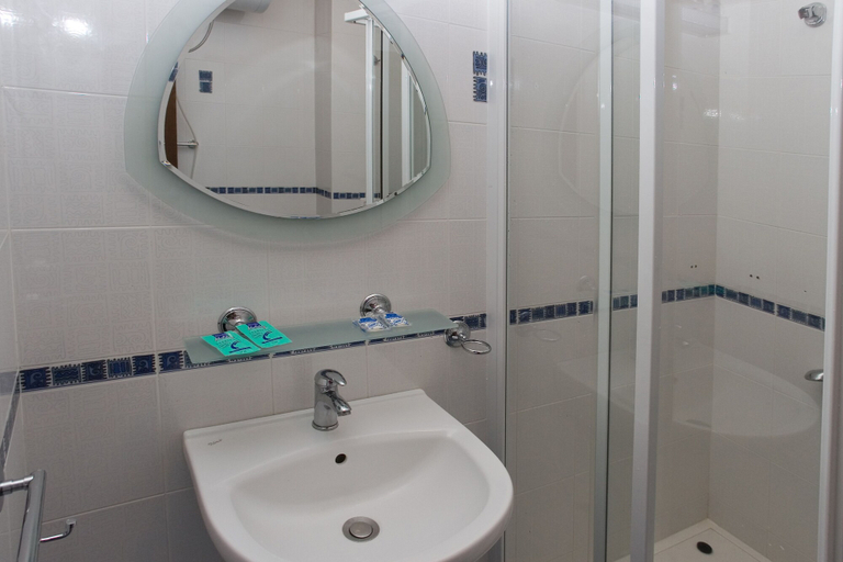 Bathroom, Mont Blanc, Bansko