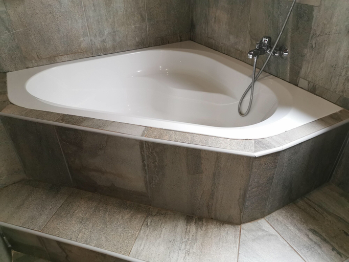 Bathroom 3, Thavhani Guest House, Vhembe
