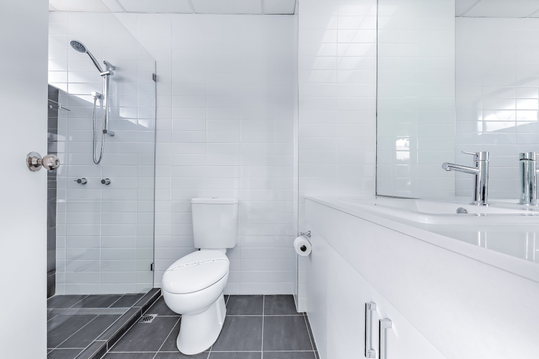 Bathroom 4, Ocean views 27A, Whitsunday
