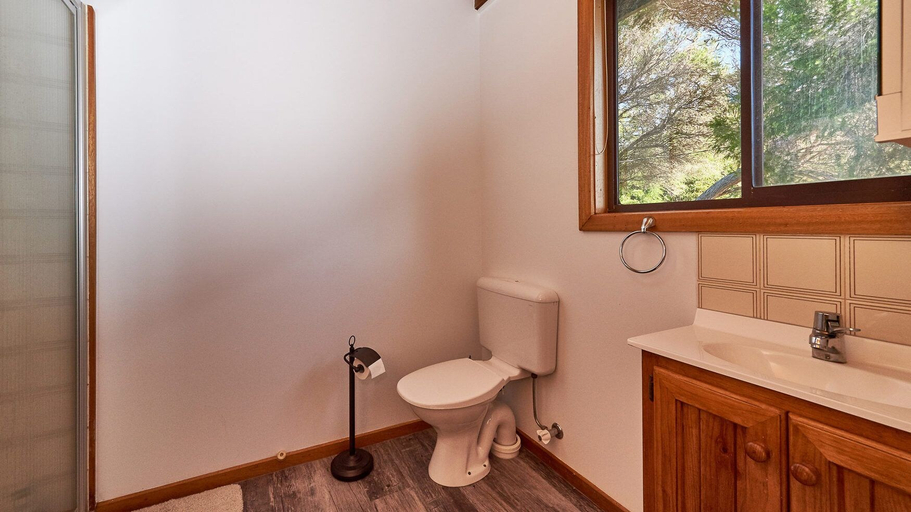 Bathroom 4, 9 Boat Creek by the beach in Ventnor, Bass Coast  - Phillip Is.