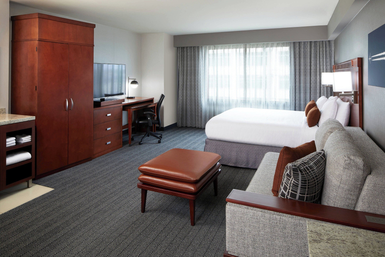 Bedroom 5, Courtyard by Marriott Los Angeles LAX/Century Boulevard, Los Angeles