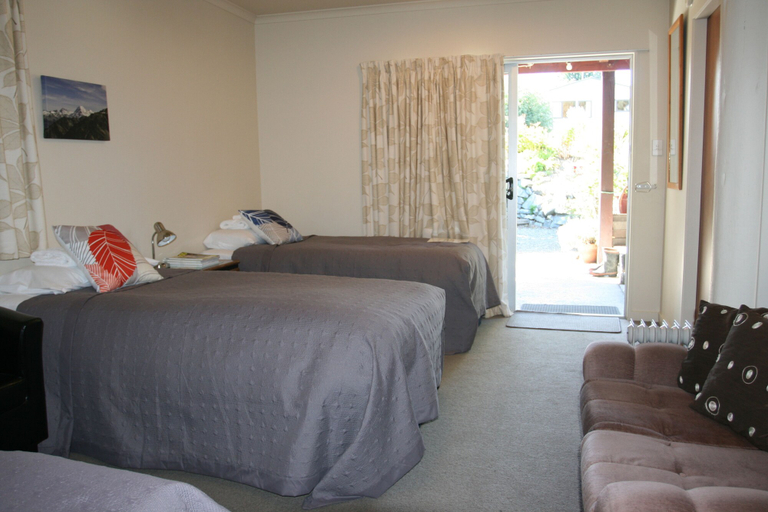 Bedroom 3, Marie Therese Bed & Breakfast, Mackenzie