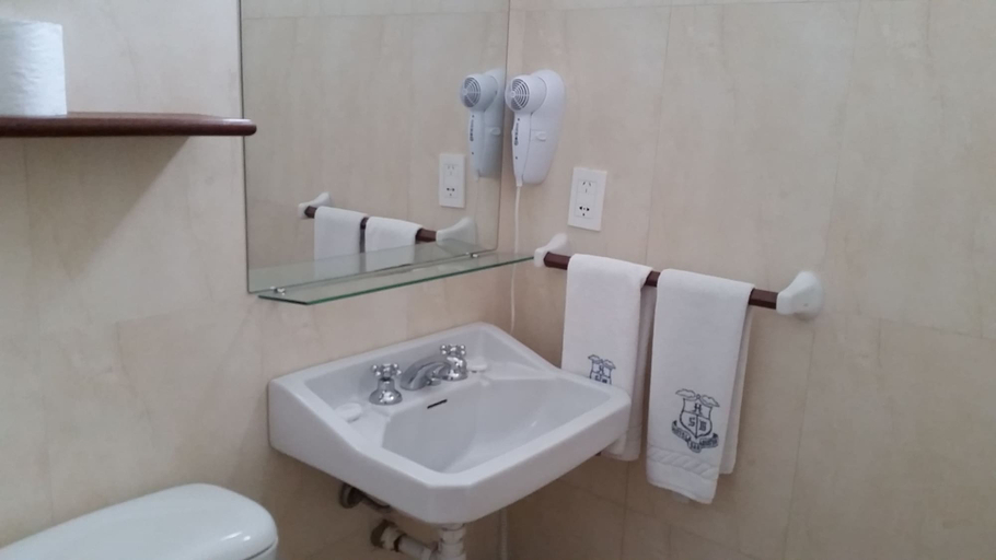 Bathroom 4, Hotel San Martín, n.a351