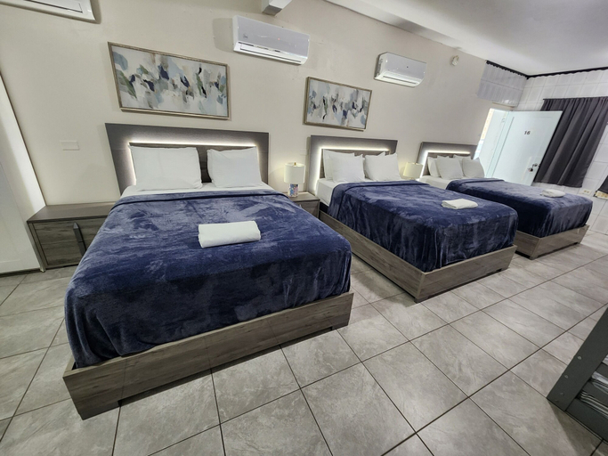 Bedroom 2, The Village Inn Hotel