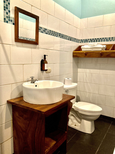 Bathroom 4, Hotel Tranquilo, León