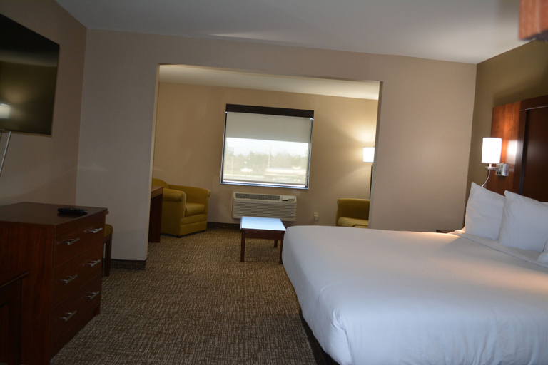 Bedroom 4, Wingate by Wyndham College Station South, Brazos
