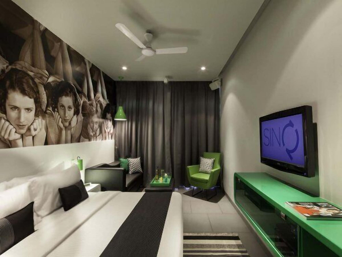 Bedroom 2, SinQ Party Hotel, North Goa