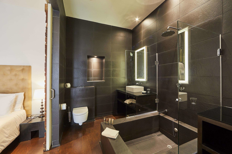 Bathroom 5, Puro Grand, Baleares