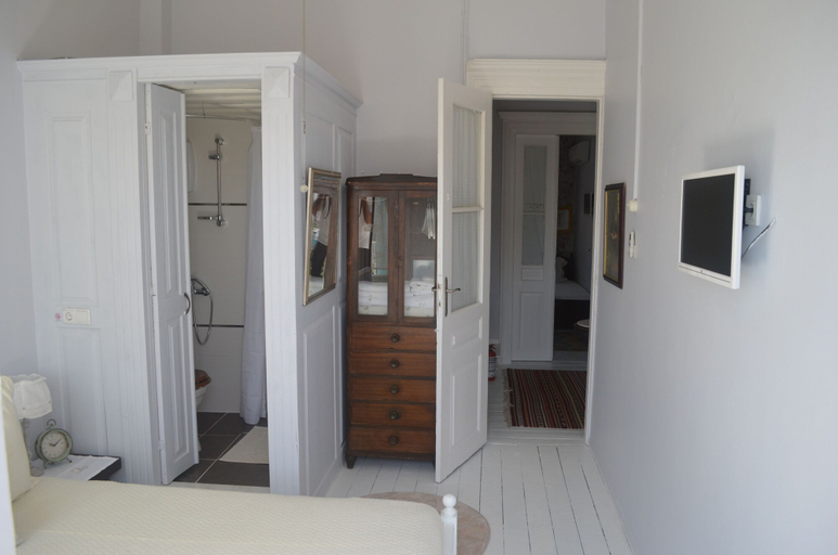 Bedroom 4, Son Vapur Kuleli Konukevi, Ayvalık