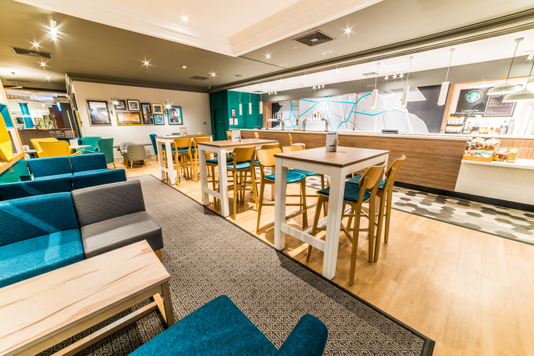 Food & Drinks 2, Holiday Inn LEEDS - BRIGHOUSE by IHG, Calderdale