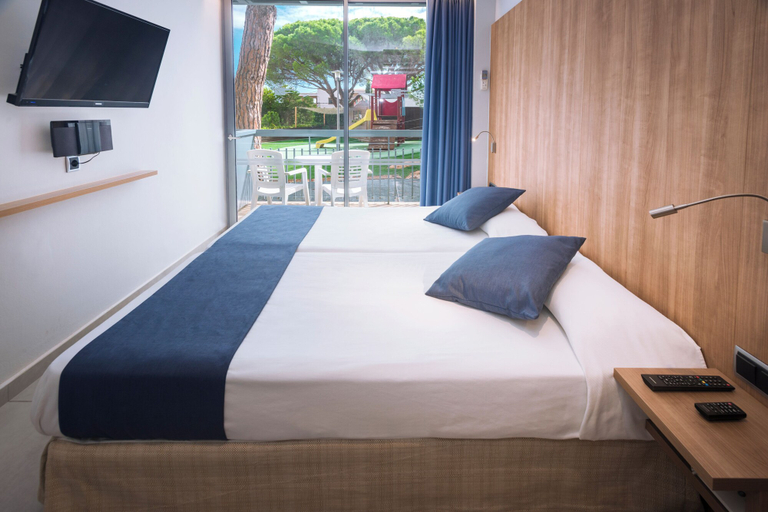 Bedroom 3, Hotel GHT S'Agaró Mar, Girona