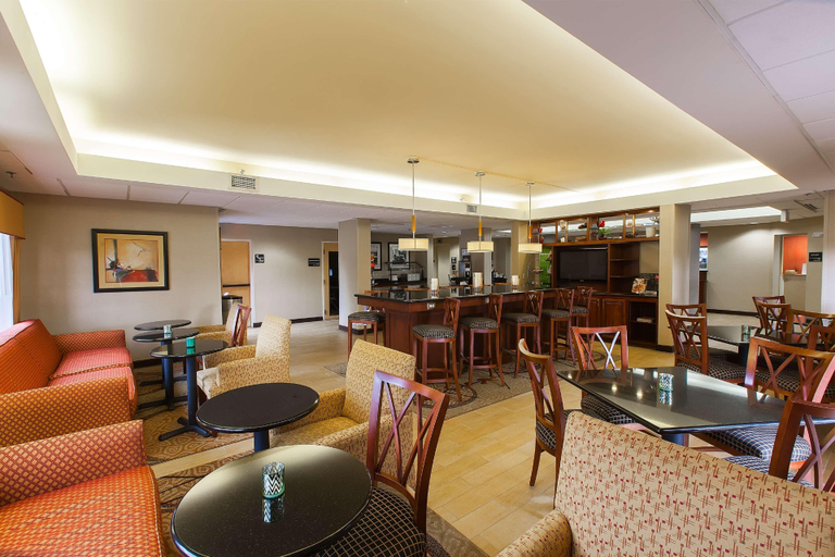 Food & Drinks 5, Hampton Inn Raleigh- Garner, Wake