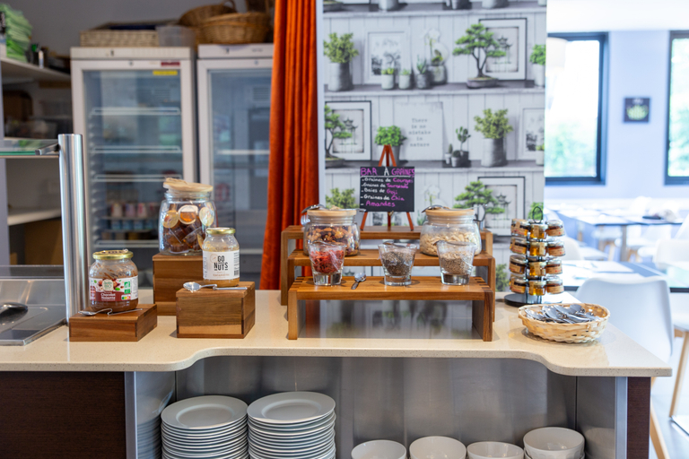 Food & Drinks 5, Zenitude Swiss Apparthotel Ferney Voltaire, Ain